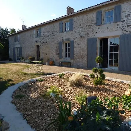 Maison Coloree Bed & Breakfast *